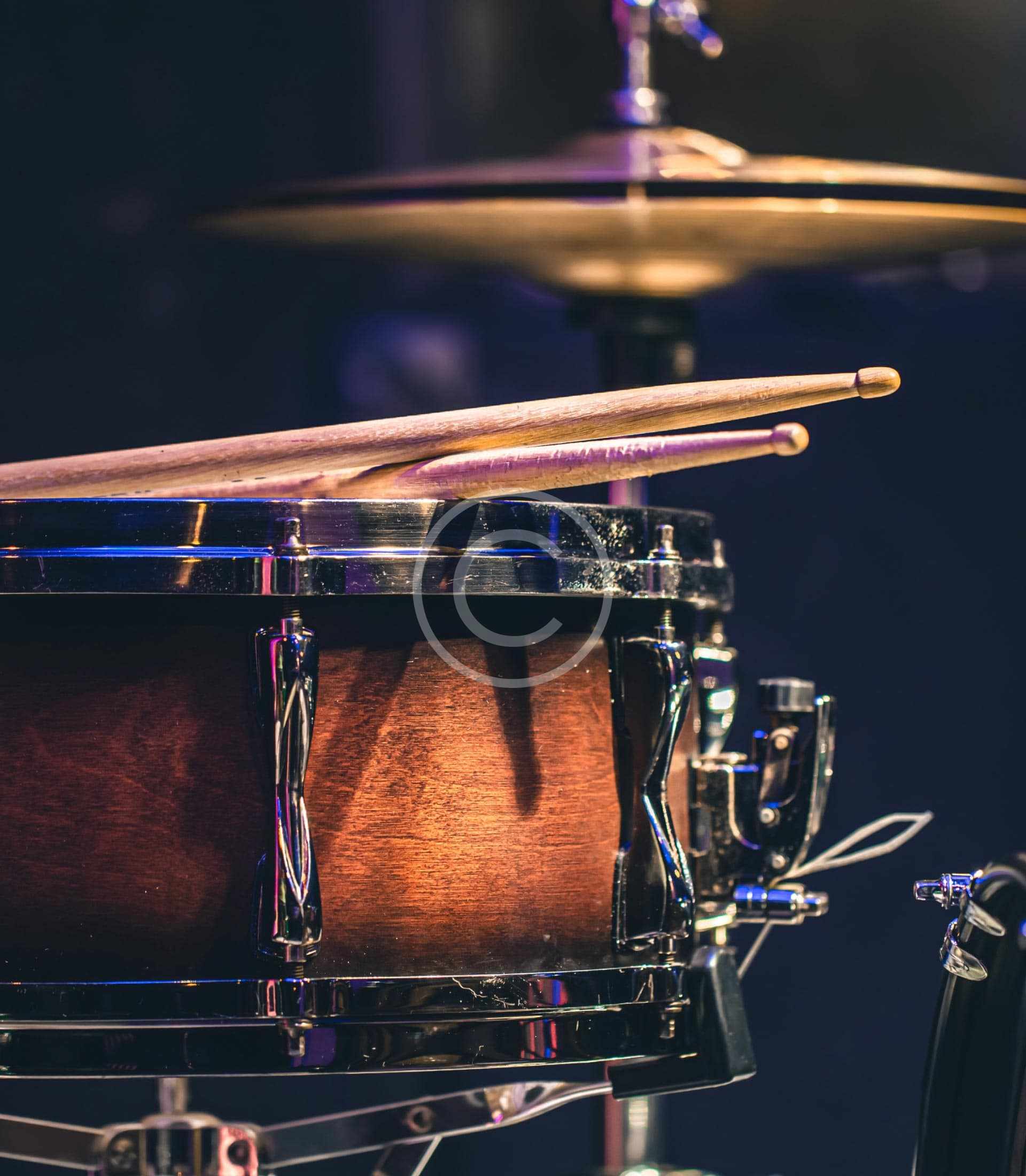 BUFALA NATURALE-Bufala naturale, mozzarella, basil (V)